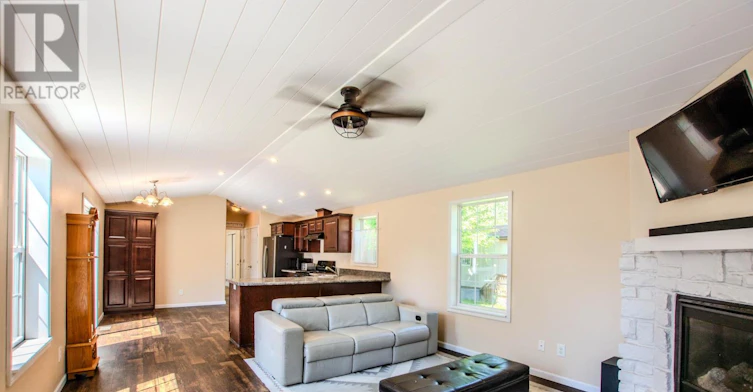 23 Georgian Glen Drive, Wasaga Beach, ON, L9Z 1K8 - 4