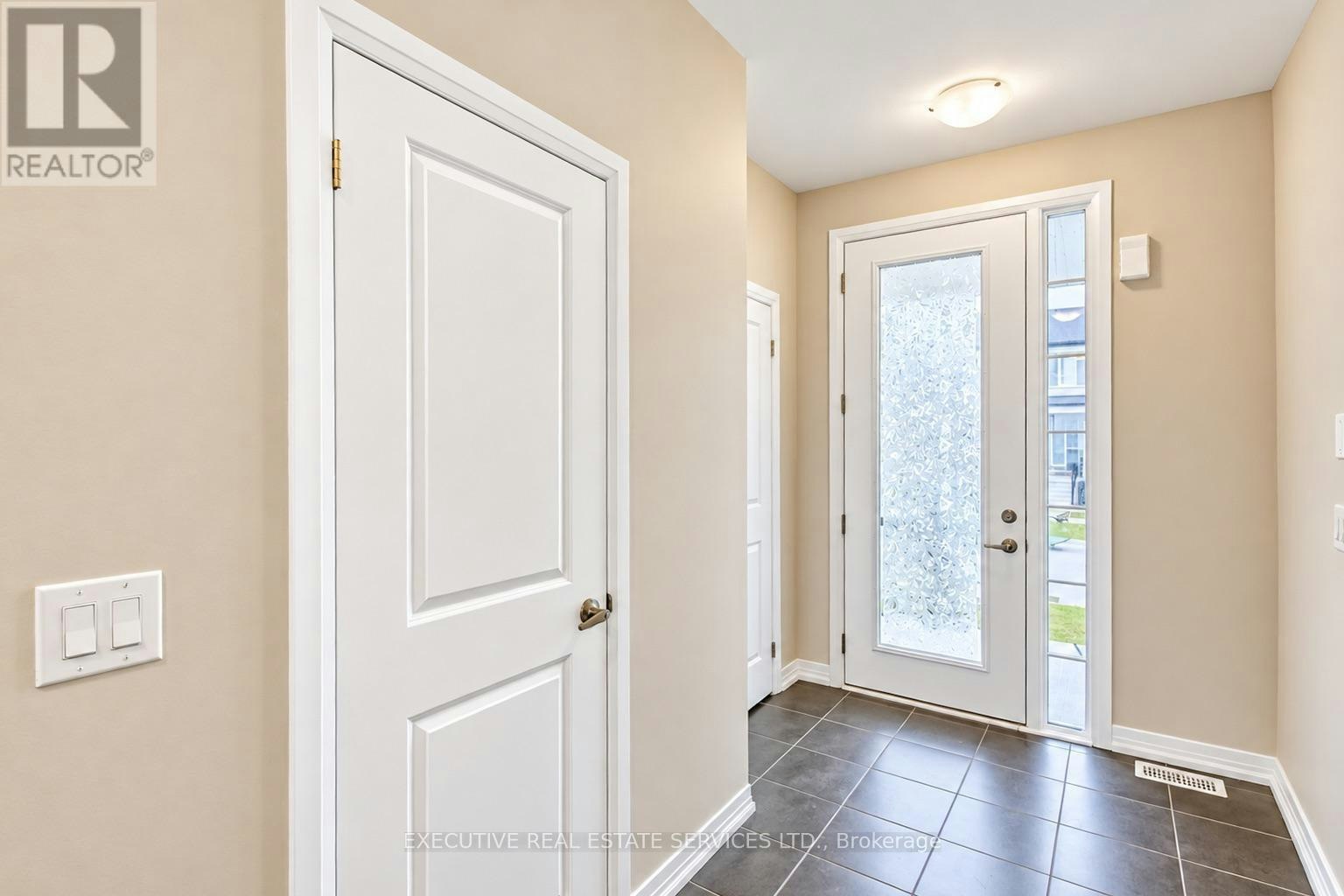7 Crossmore Crescent, Cambridge, ON, N1S 0C7 - 7