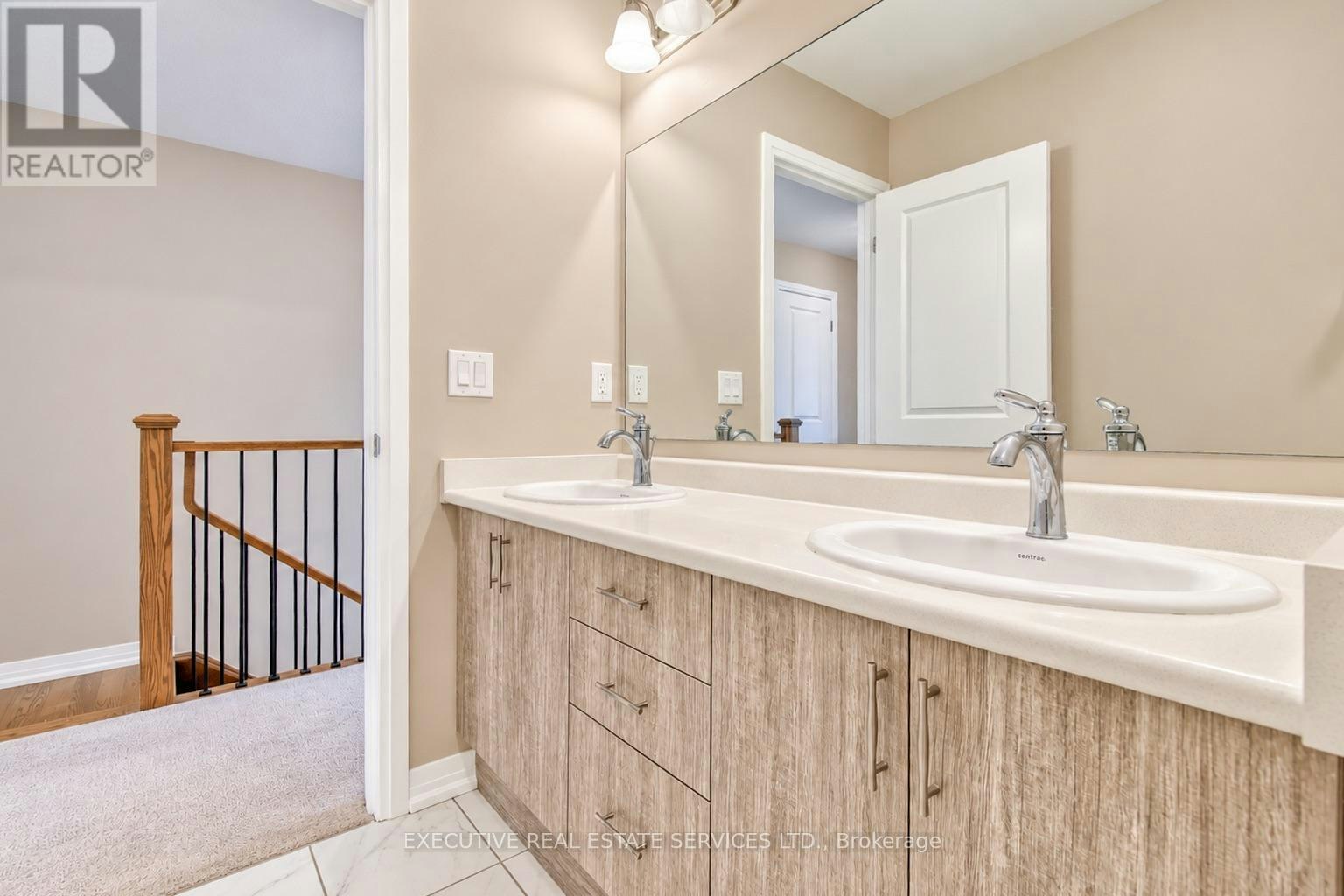 7 Crossmore Crescent, Cambridge, ON, N1S 0C7 - 34