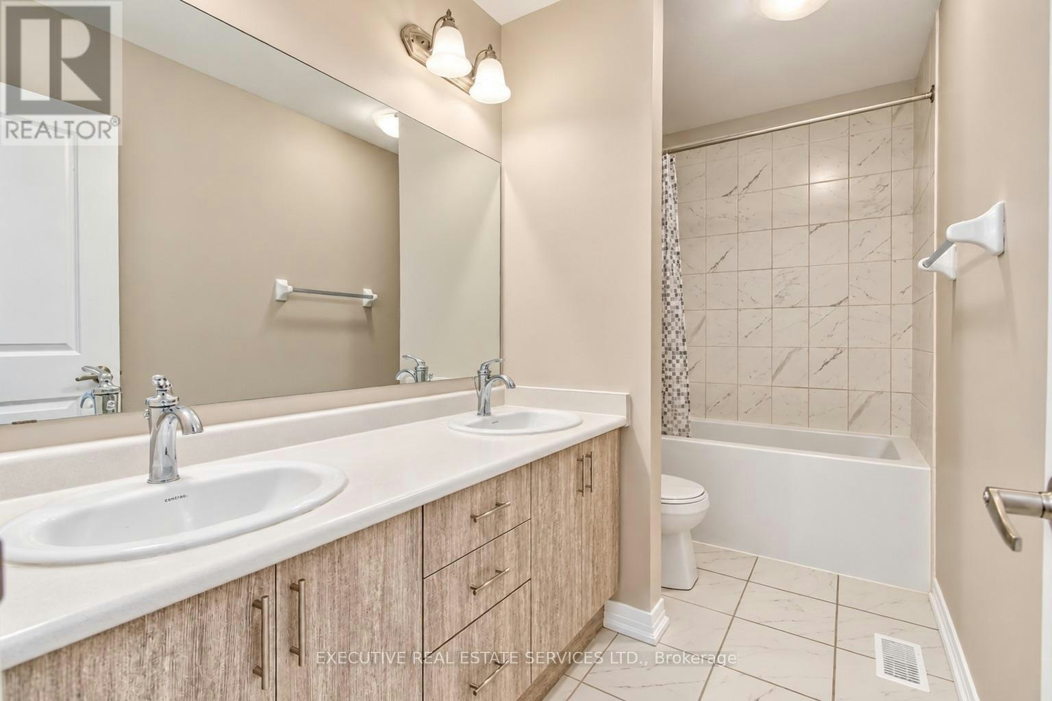 7 Crossmore Crescent, Cambridge, ON, N1S 0C7 - 33
