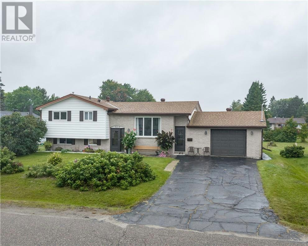 3213 Parkdale Crescent, Greater Sudbury, ON, P3N 1A7