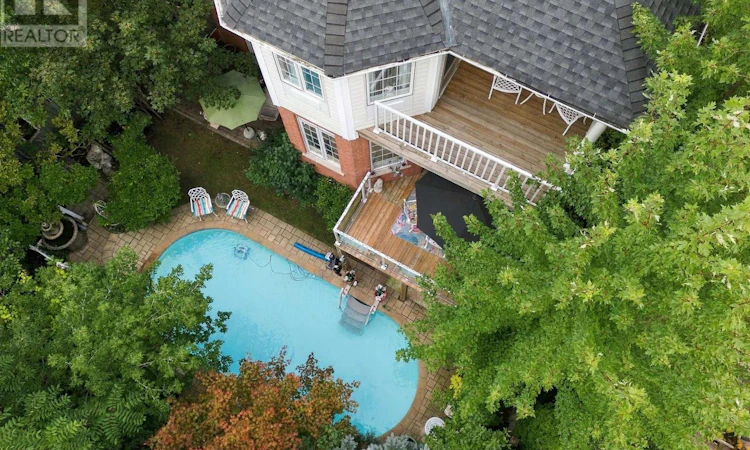 990 Glenbourne Drive