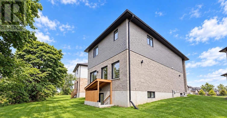 113 Marconi Court, London, ON, N5V 0C9 - 2