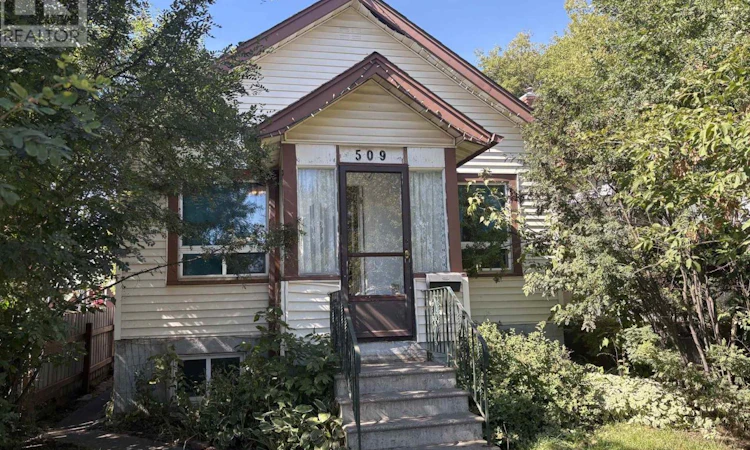 509 May Street N