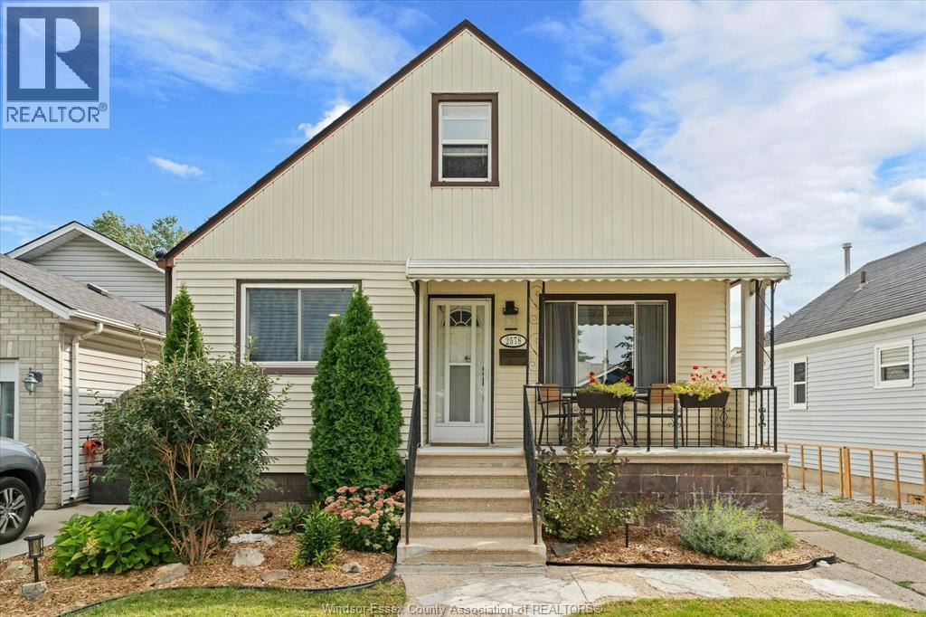 2578 George, Windsor, ON, N8W 4M7