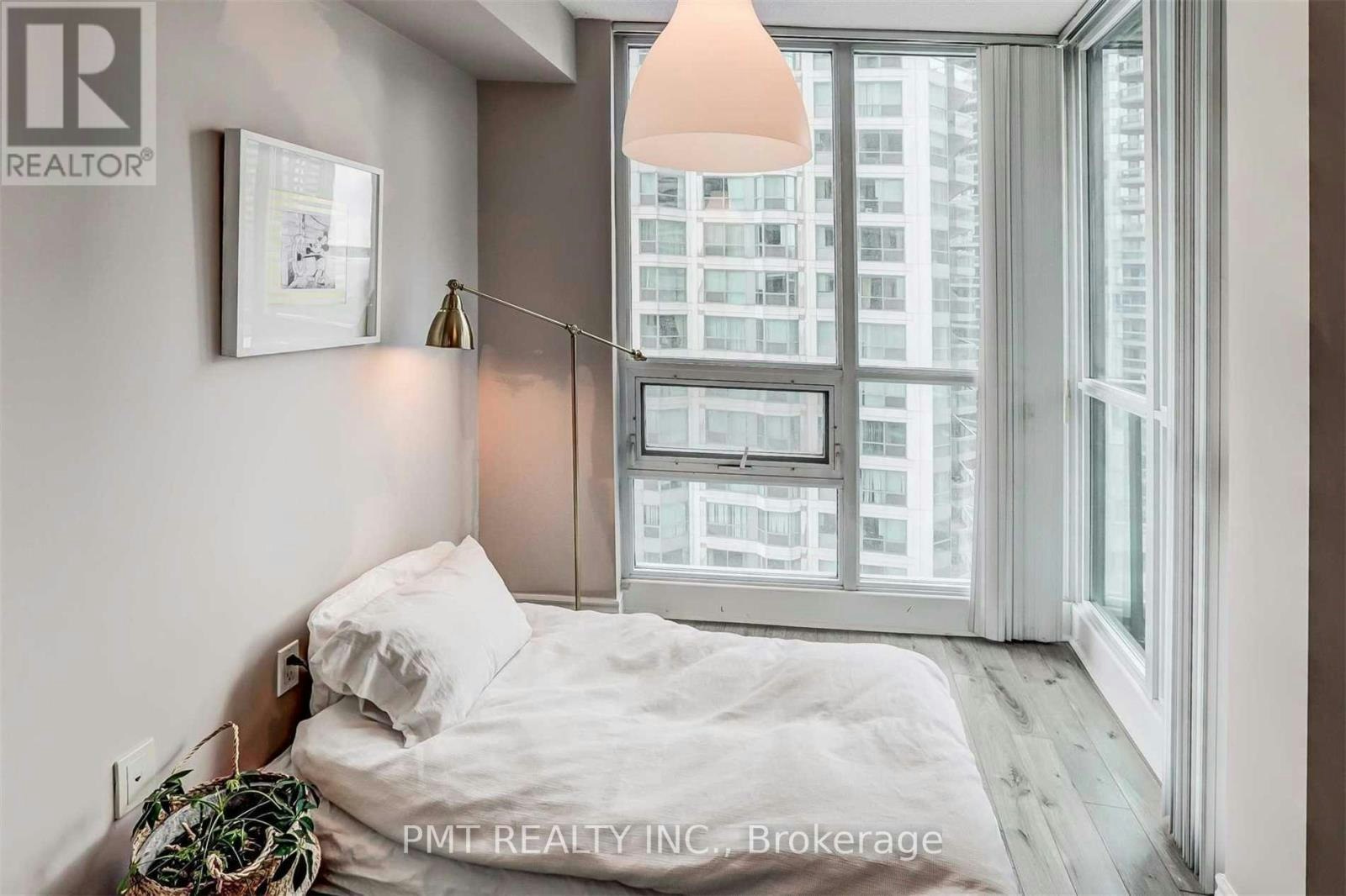 1105-12 Yonge Street, Toronto, ON, M5E 1Z9 - 8
