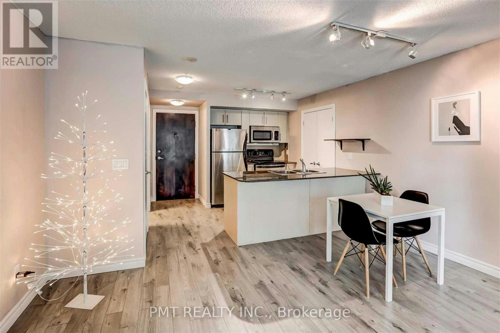1105-12 Yonge Street, Toronto, ON, M5E 1Z9 - 2