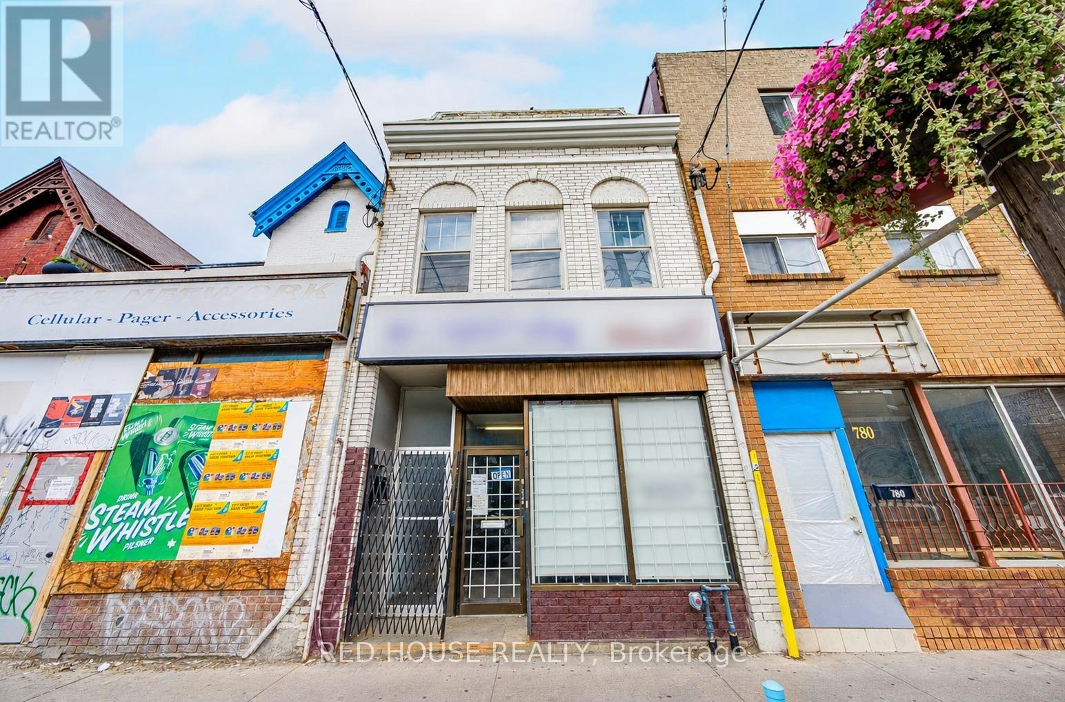 782 Dundas Street W, Toronto, ON, M6J 1V1