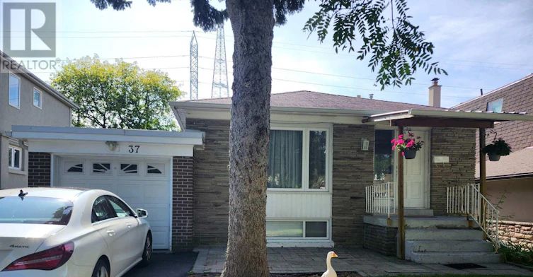 MAIN-37 Summerside Crescent, Toronto, ON, M2H 1W9