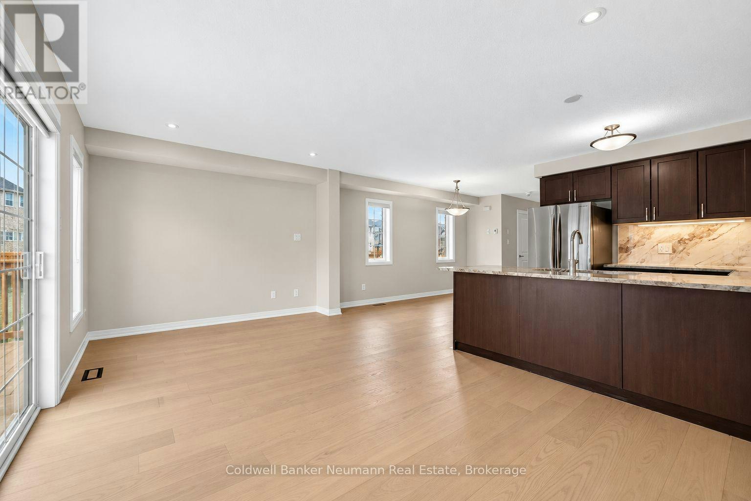 157 Creek Drive SOUTH, Kitchener, ON, N2P 2N3 - 2