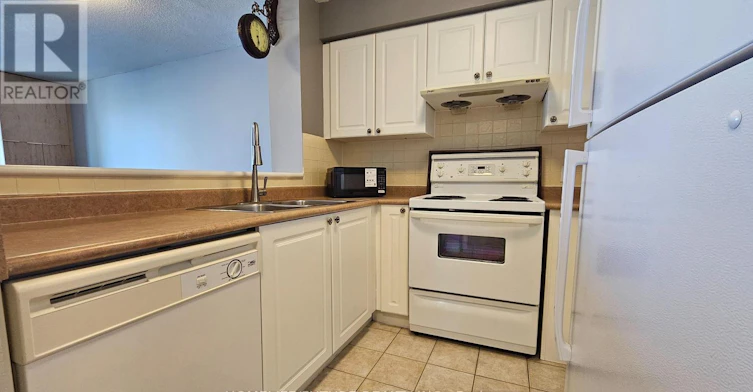 1212-1 Lee Centre Drive, Toronto, ON, M1H 3J2 - 7