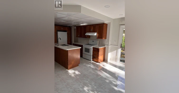 MAIN-380 Tareyton Road, Richmond Hill, ON, L4C 3X7 - 3