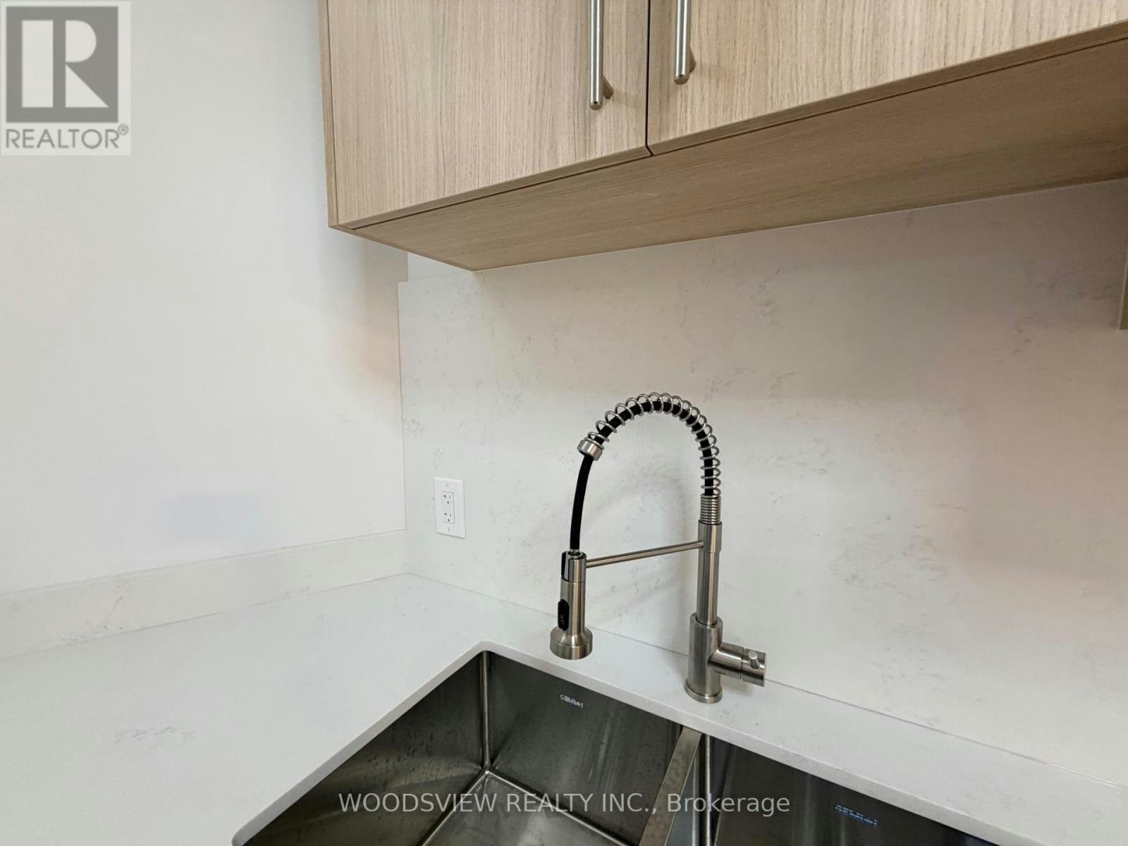 LOWER-152 Medland Street, Toronto, ON, M6P 2N5 - 12