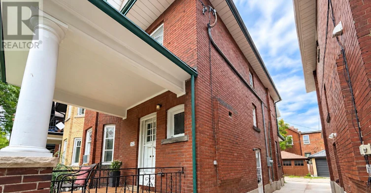 LOWER-152 Medland Street, Toronto, ON, M6P 2N5 - 2