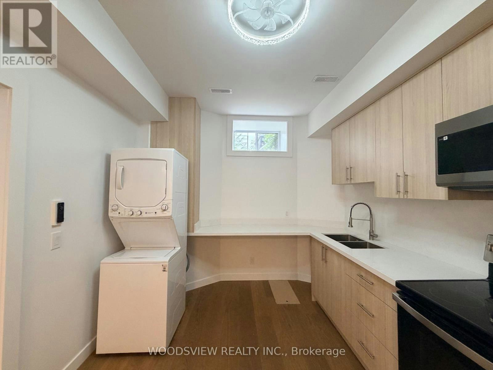 LOWER-152 Medland Street, Toronto, ON, M6P 2N5 - 11
