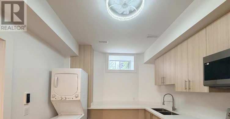 LOWER-152 Medland Street, Toronto, ON, M6P 2N5 - 11