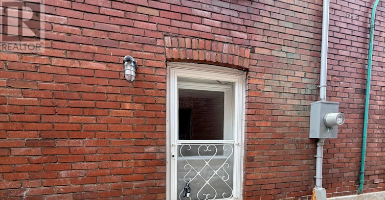 LOWER-152 Medland Street, Toronto, ON, M6P 2N5 - 3