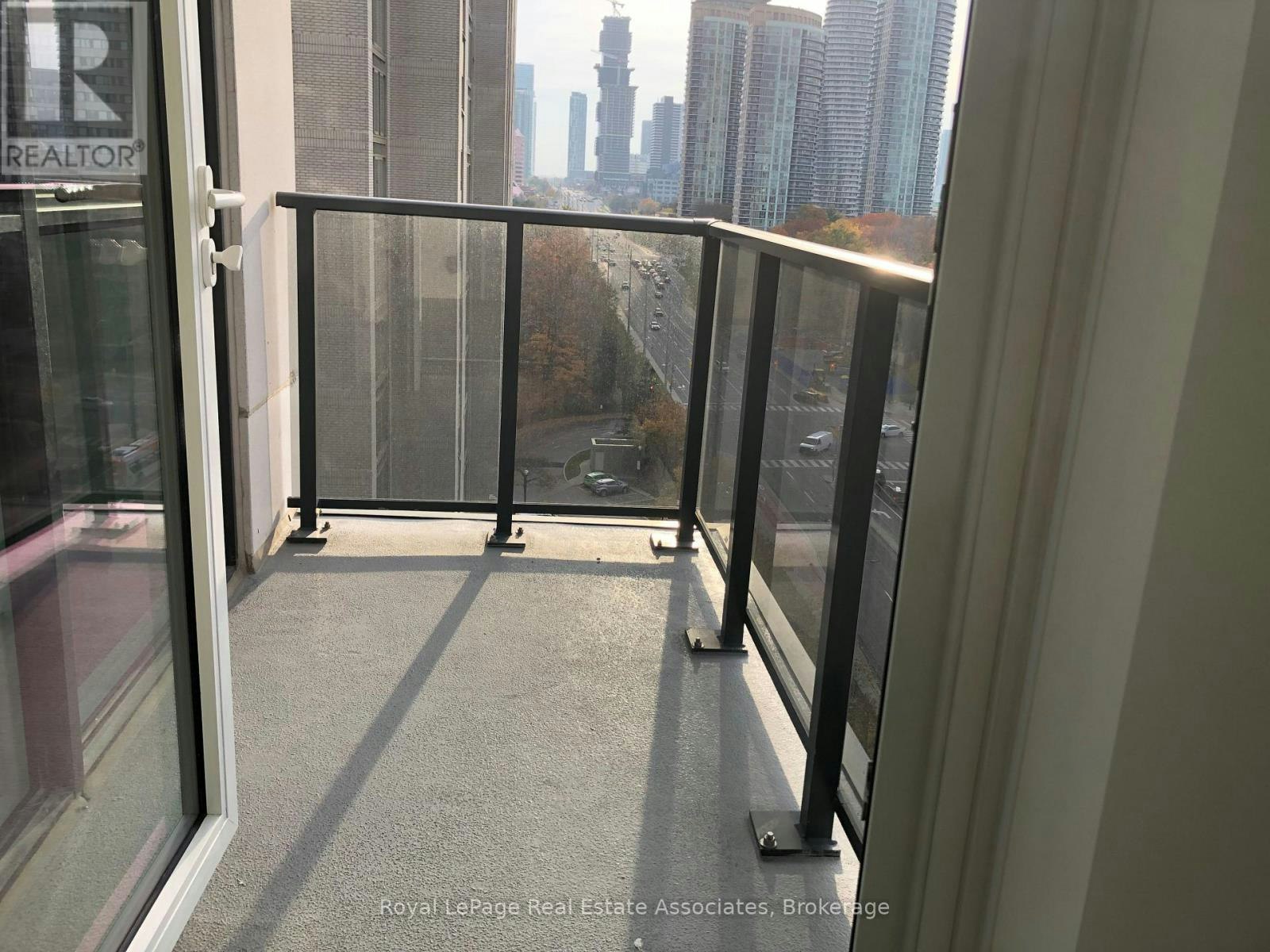 1004-202 Burnhamthorpe Road E, Mississauga, ON, L5A 4L4 - 11