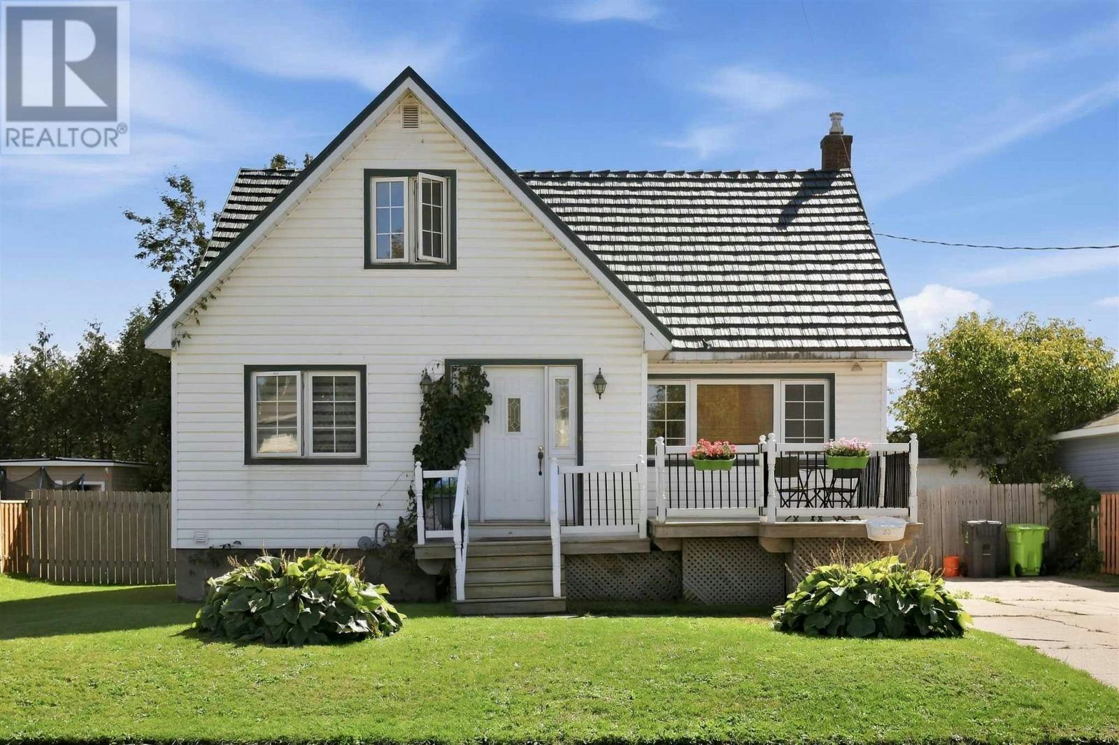 33 Raymond Street, Sault Ste. Marie, ON, P6C 2E5