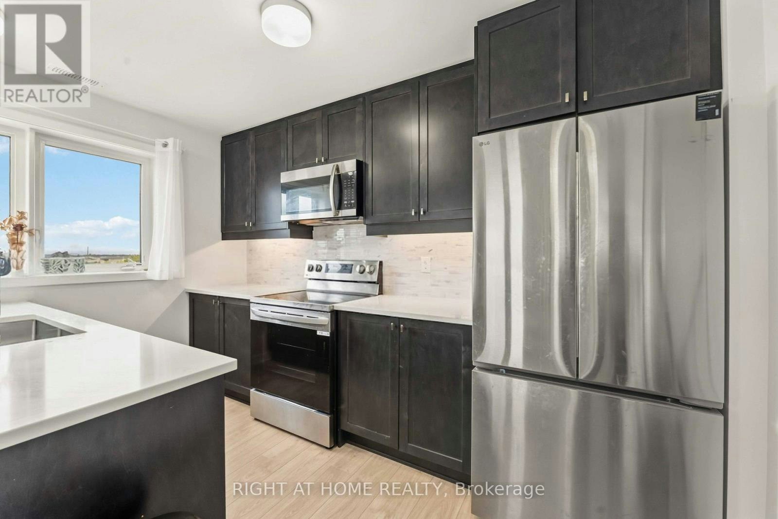 206 Parnian Private, Manotick, ON, K2J 6H3 - 8