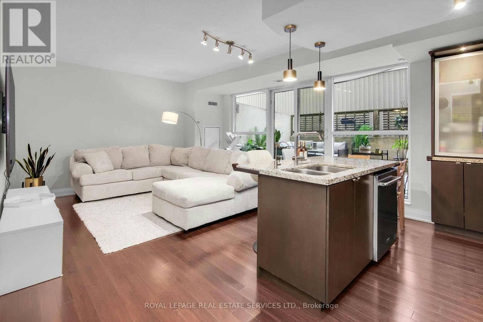 207-1430 Yonge Street, Toronto, ON, M4T 1Y6