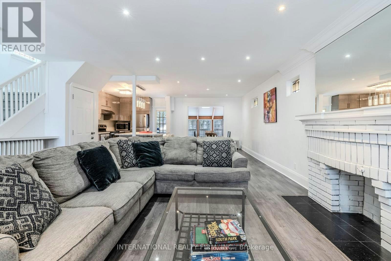 47 Maxwell Avenue, Toronto, ON, M5P 2B4 - 3