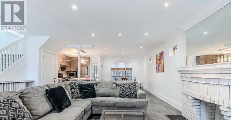 47 Maxwell Avenue, Toronto, ON, M5P 2B4 - 3