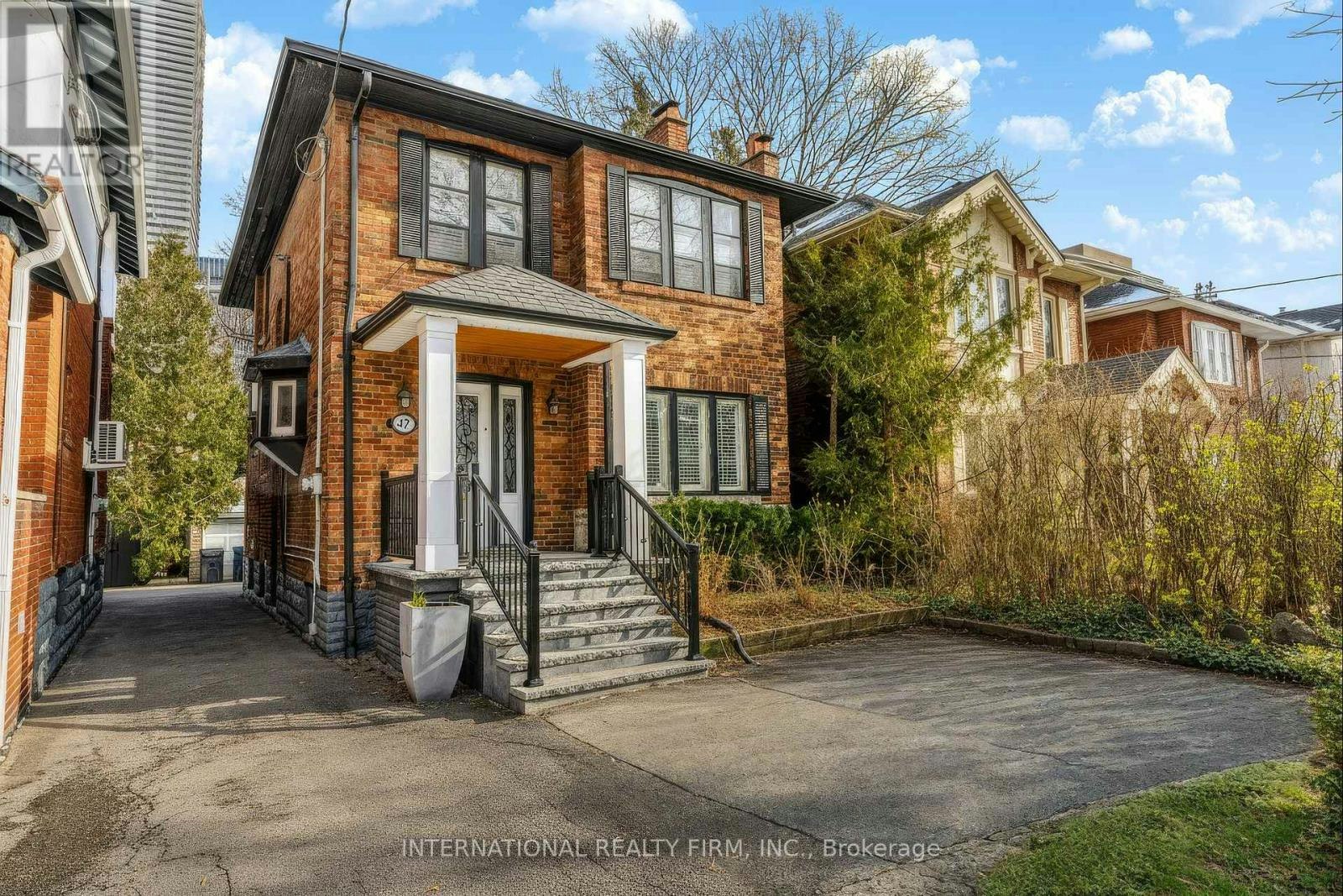 47 Maxwell Avenue, Toronto, ON, M5P 2B4