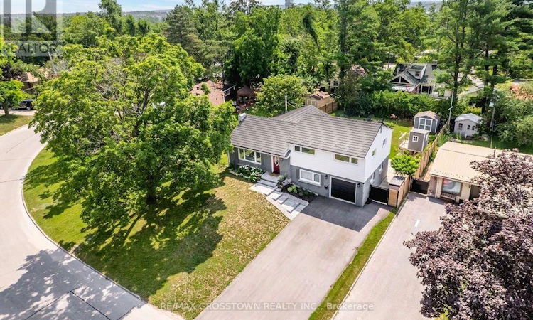 11 Castle Drive