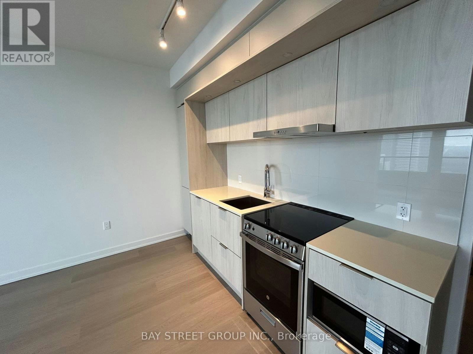 3204-448 Burnhamthorpe Road W, Mississauga, ON, L5B 4M6 - 9