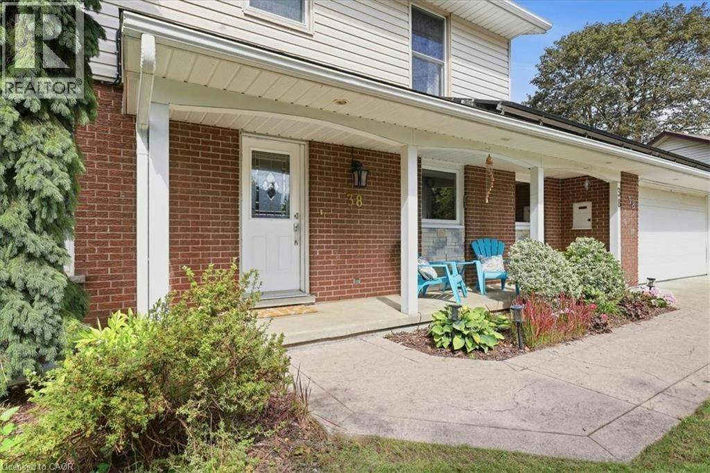 38 Lyle Place, Kitchener, ON, N2B 2J6