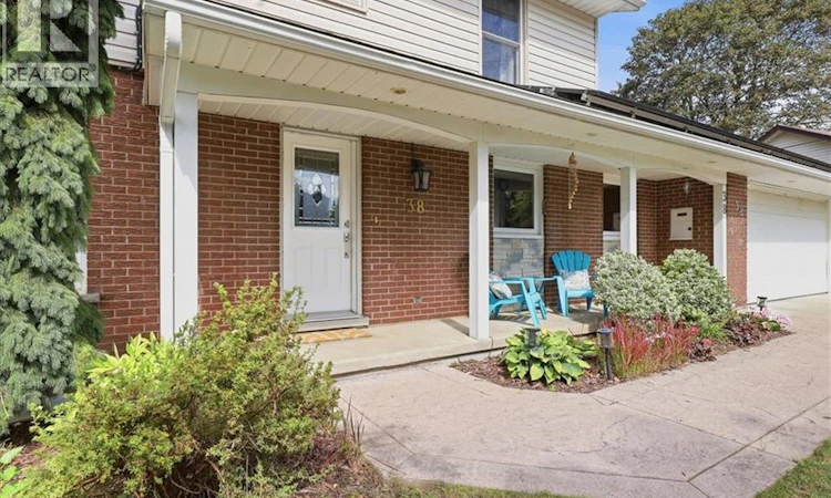 38 Lyle Place