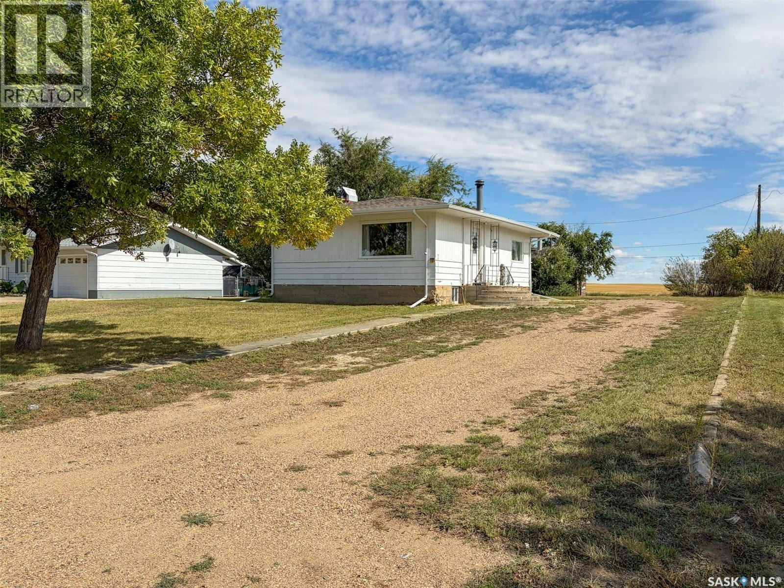 108 1st Street E, Climax, SK, S0N 0N0