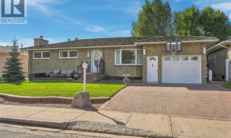 1015 Simcoe Street