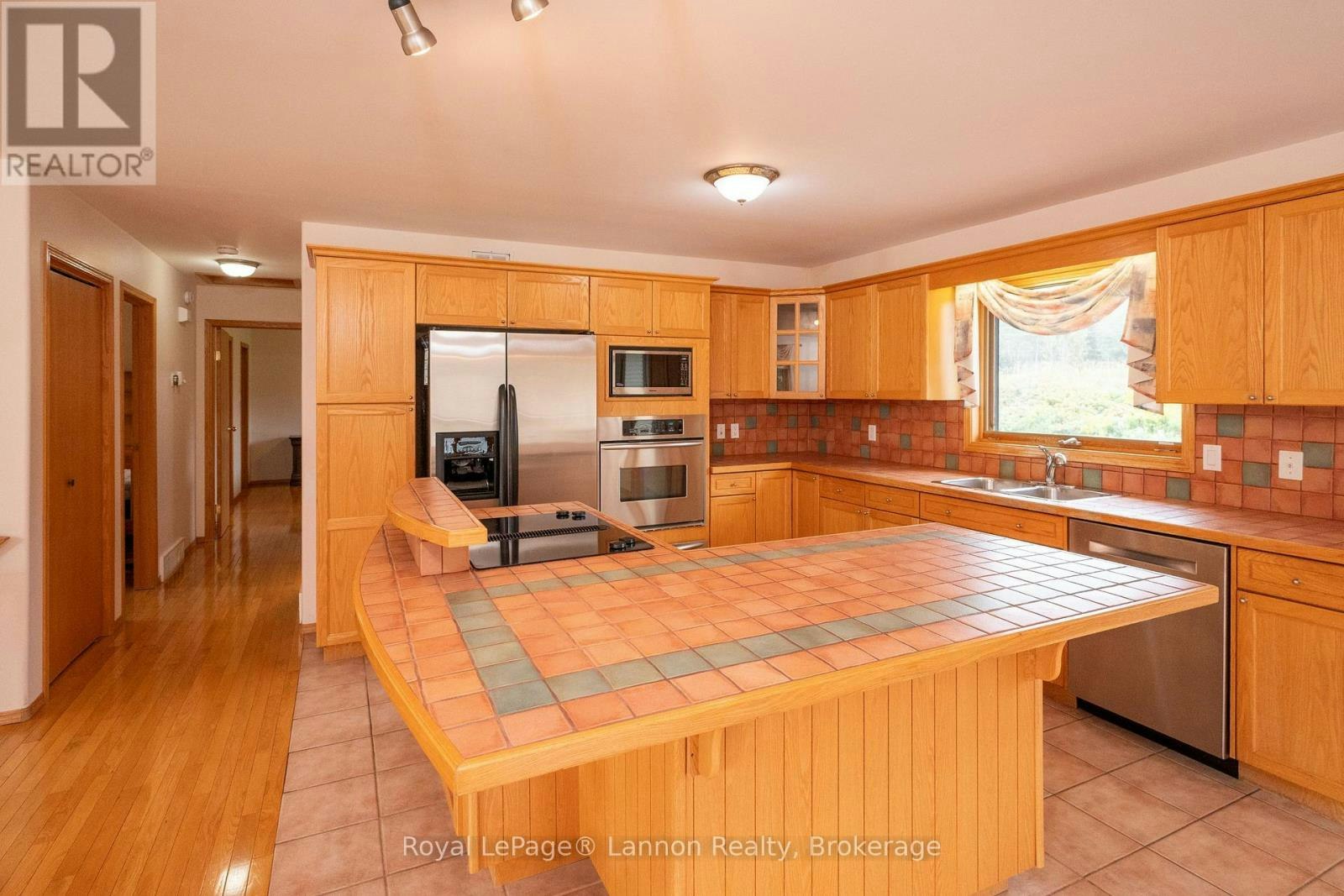 2196 Falconcrest Drive, Thunder Bay, ON, P7J 1H5 - 16