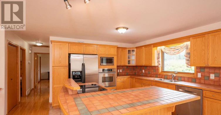 2196 Falconcrest Drive, Thunder Bay, ON, P7J 1H5 - 16