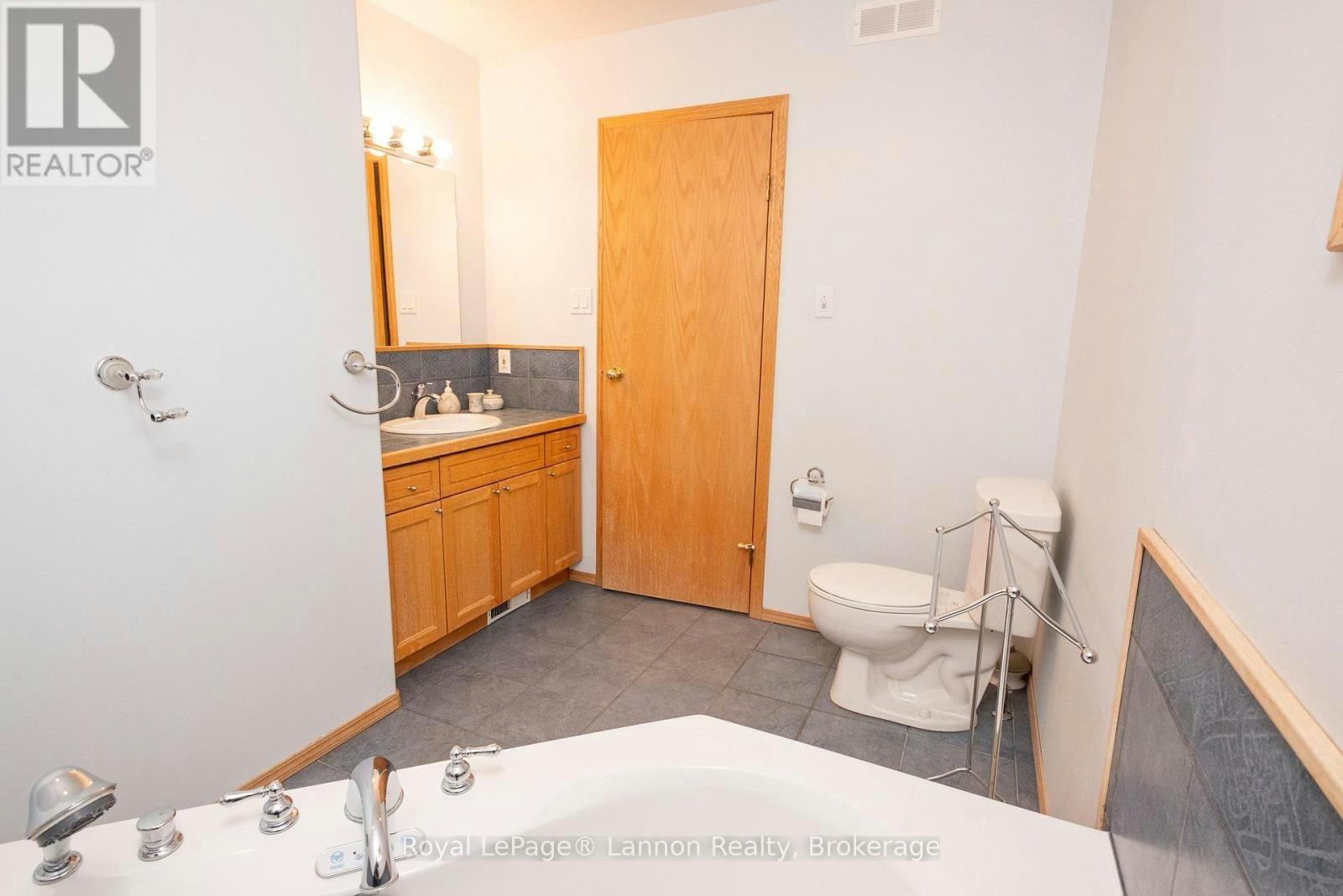 2196 Falconcrest Drive, Thunder Bay, ON, P7J 1H5 - 33