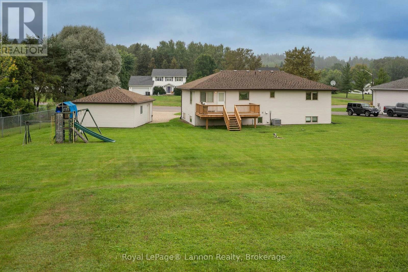 2196 Falconcrest Drive, Thunder Bay, ON, P7J 1H5 - 4