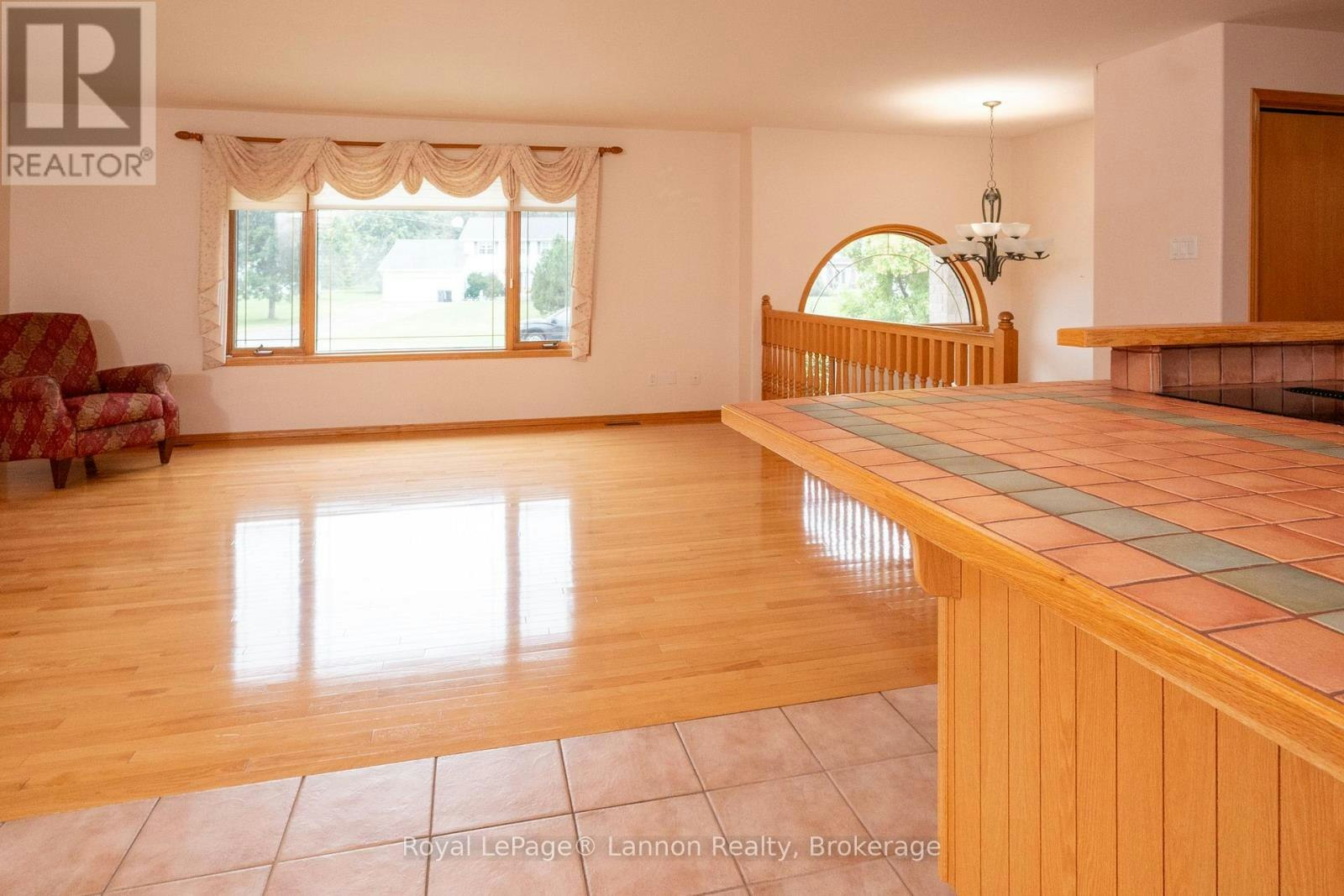 2196 Falconcrest Drive, Thunder Bay, ON, P7J 1H5 - 12
