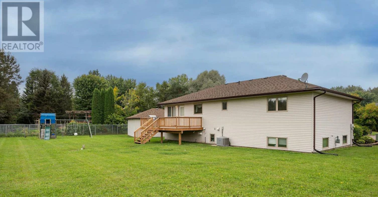 2196 Falconcrest Drive, Thunder Bay, ON, P7J 1H5 - 5