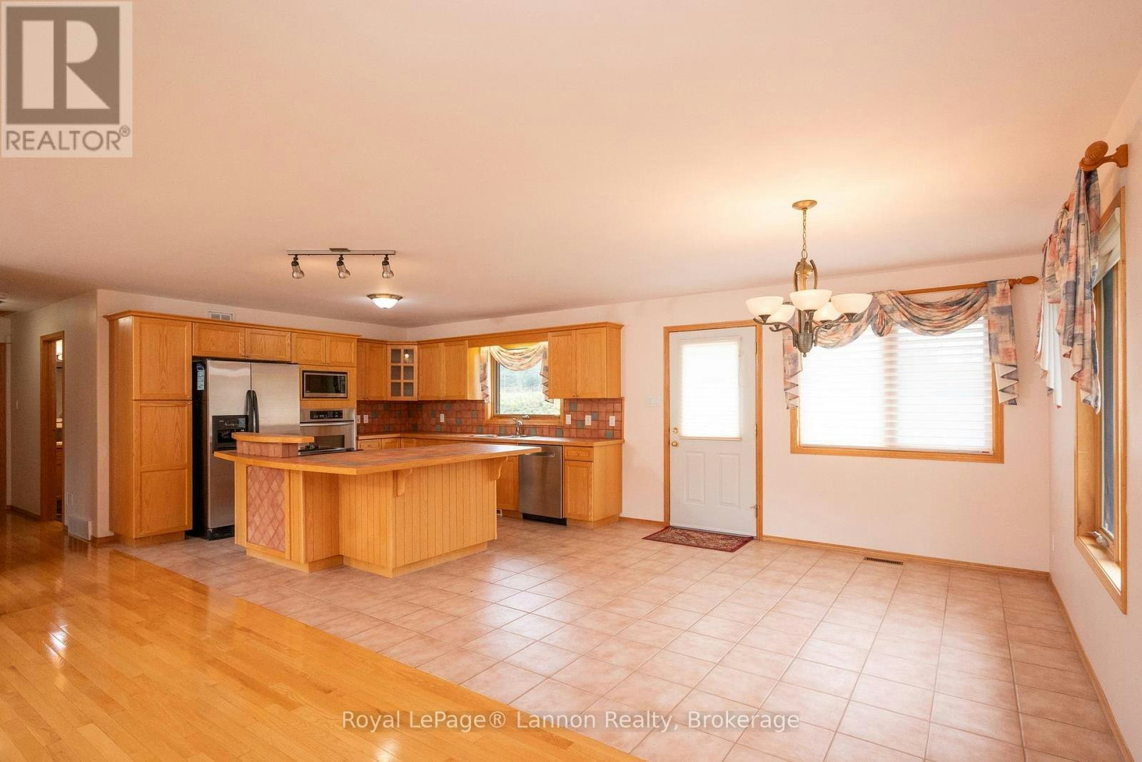 2196 Falconcrest Drive, Thunder Bay, ON, P7J 1H5 - 20
