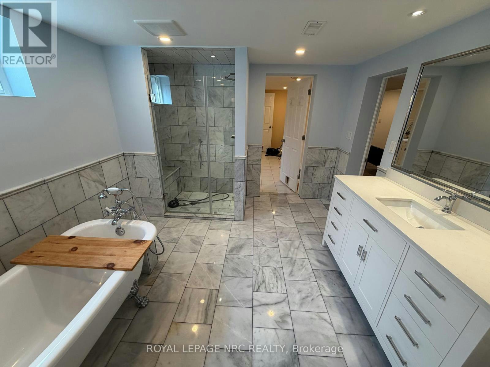 15 Springhead (Lower Gardens, Welland, ON, L3C 5A7 - 28
