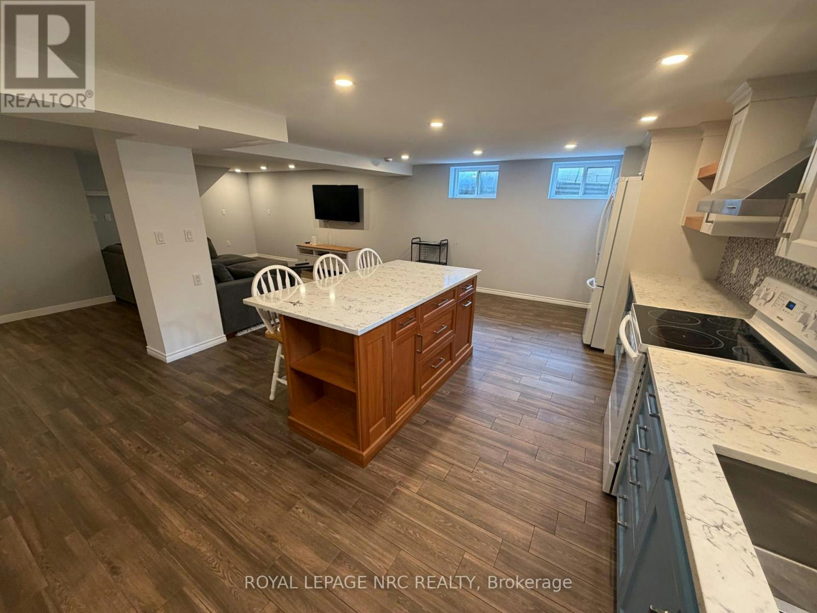 15 Springhead (Lower Gardens, Welland, ON, L3C 5A7 - 16