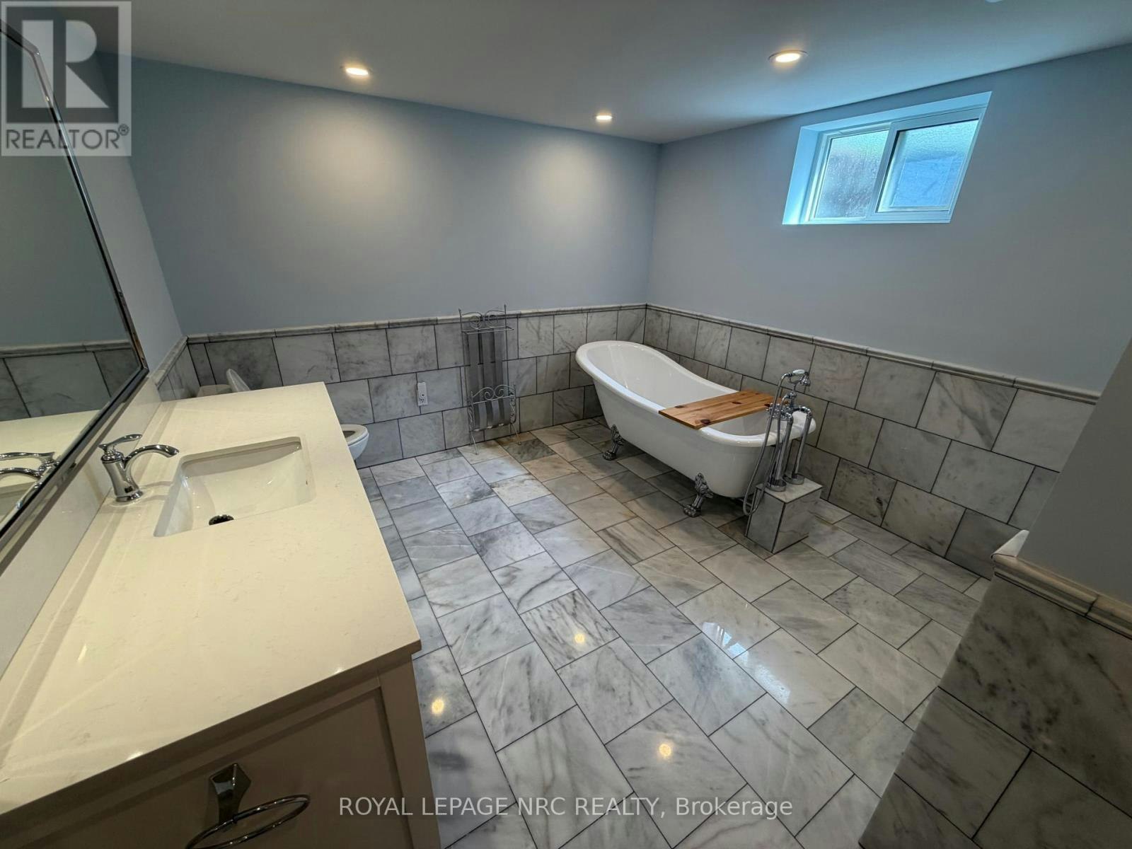 15 Springhead (Lower Gardens, Welland, ON, L3C 5A7 - 25