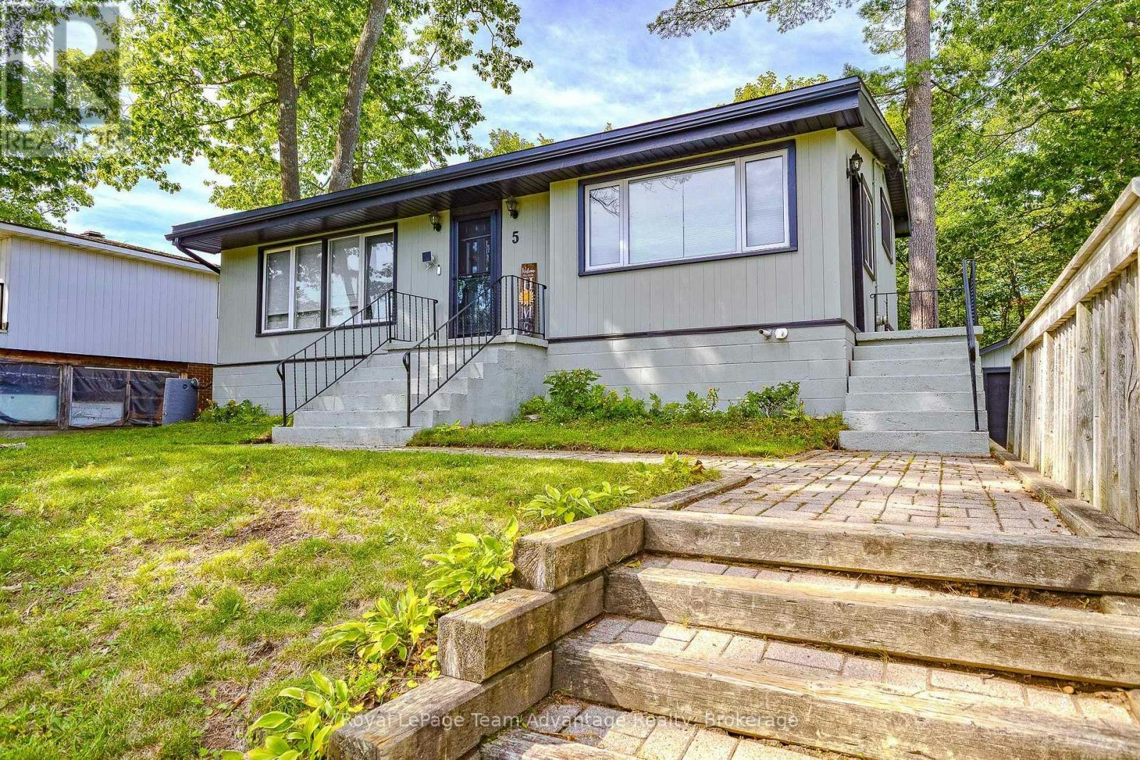 5 Burritt Street, Parry Sound, ON, P2A 1N5