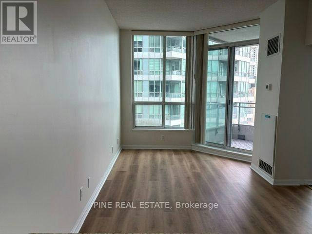 1119-230 Queens Quay, Toronto, ON, M5J 2X1 - 12