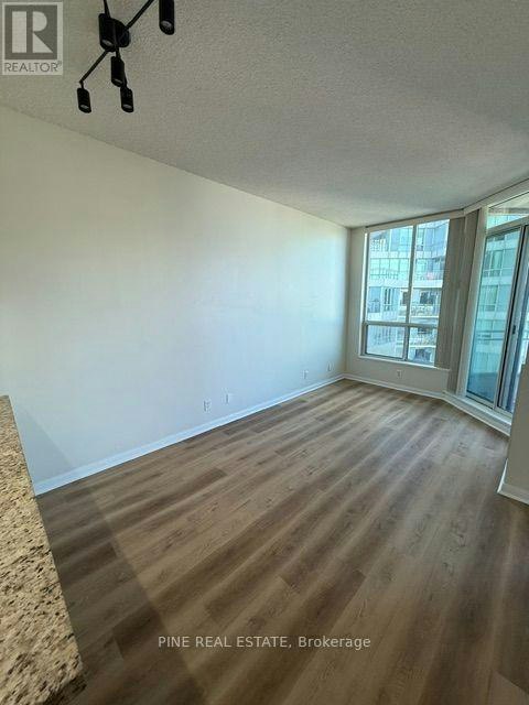 1119-230 Queens Quay, Toronto, ON, M5J 2X1 - 9