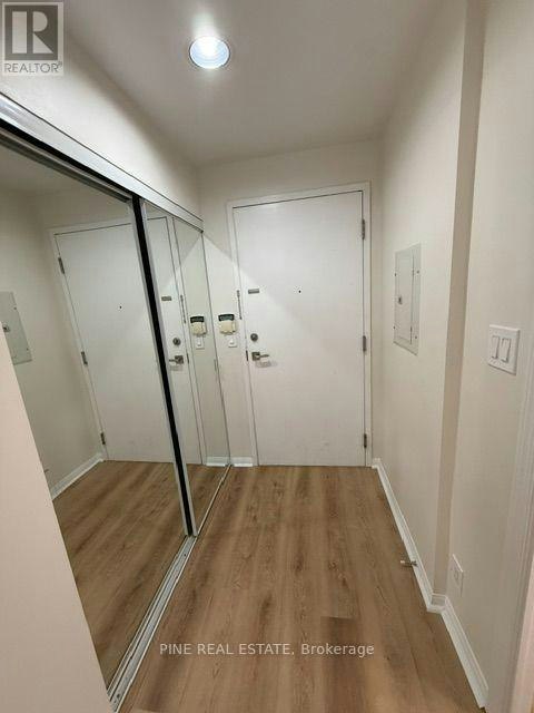 1119-230 Queens Quay, Toronto, ON, M5J 2X1 - 2