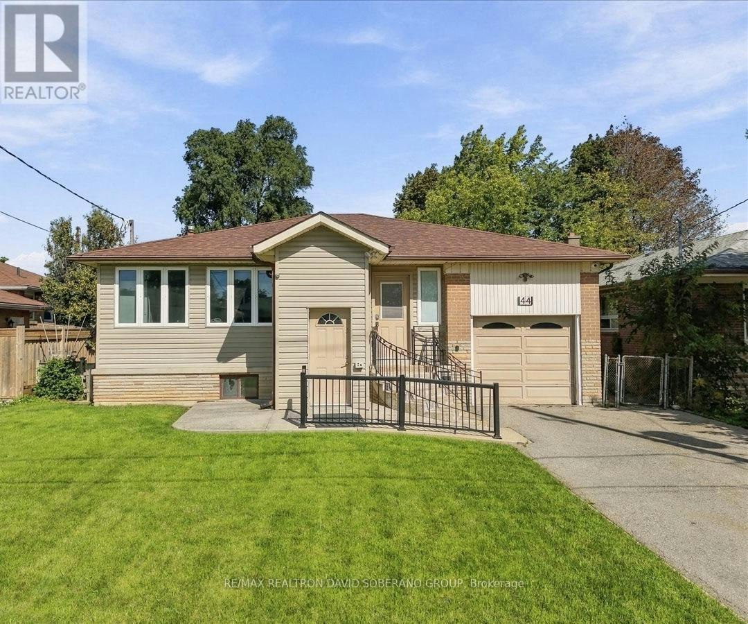 44 Kennard Avenue, Toronto, ON, M3H 4M1