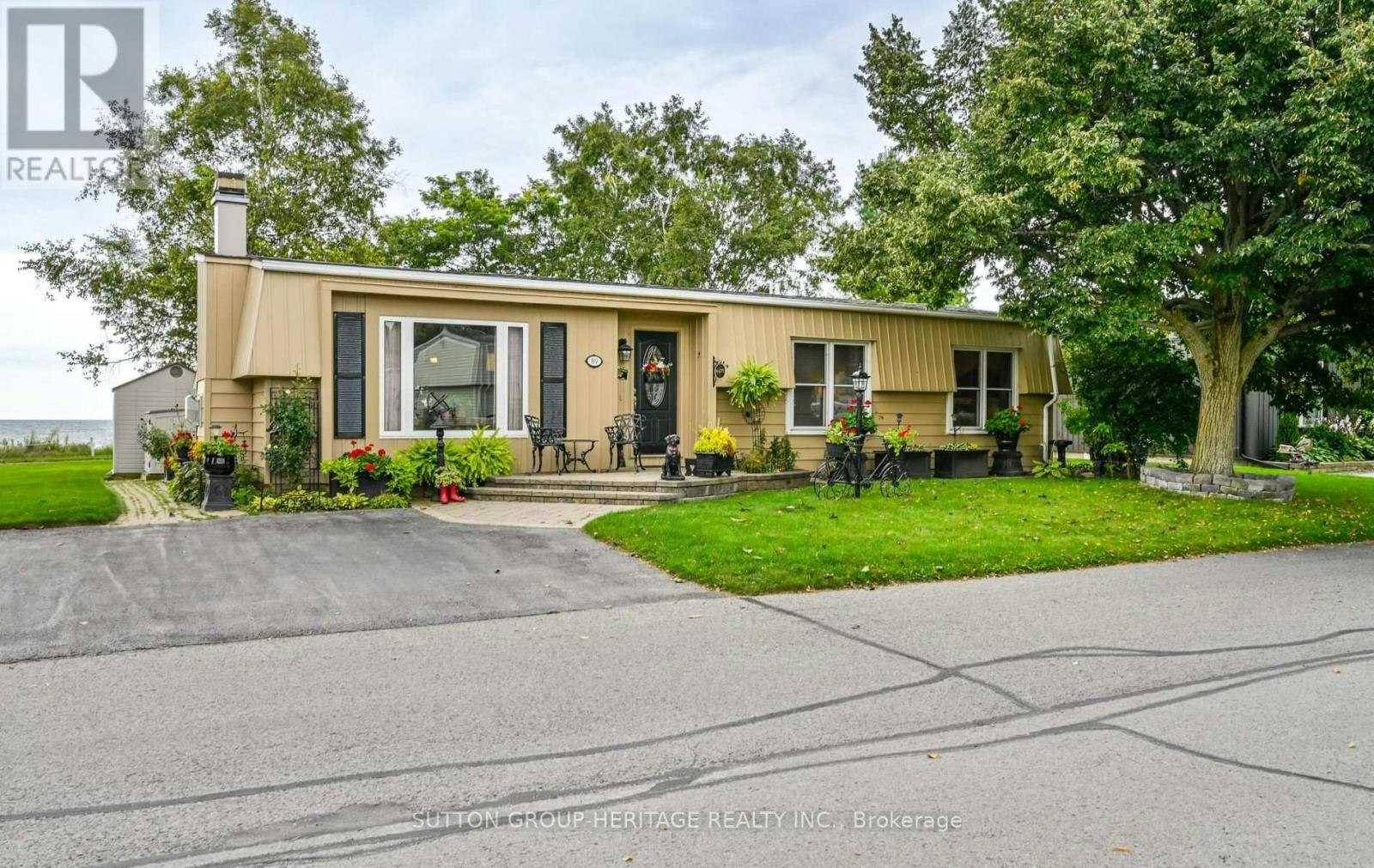 89 Bluffs Road, Clarington, ON, L1B 1B9